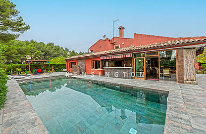 Villa in Esporles mit Garten und Pool 